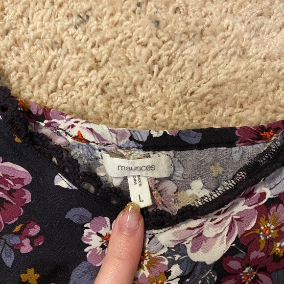 Maurice’s Tank 🌸 - Picture 2 of 3